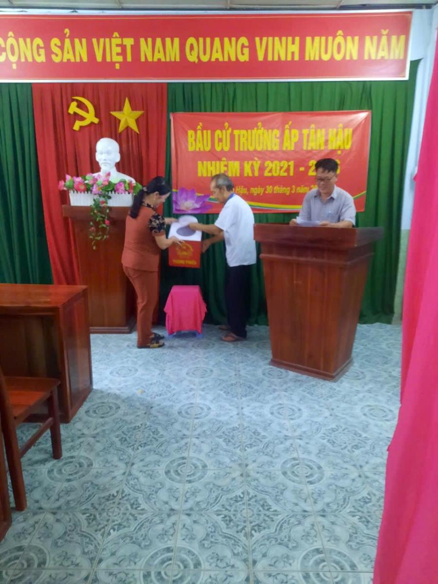 Bầu cử Trưởng ấp Nhiệm kỳ