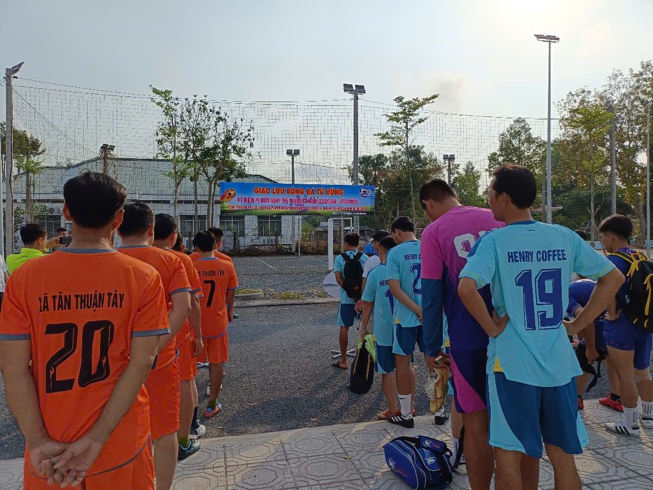 Giao lưu bóng đá tứ hùng